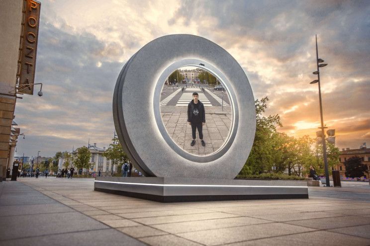 Города Вильнюс в Литве и Люблин в Польше представили зеркальные «порталы», способные соединять между собой города, находящиеся за несколько сотен километров в режиме реального времени